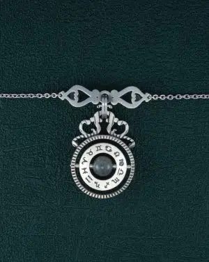 Bracelet inspiré d'instruments scientifiques d'astronomie ancienne avec labradorite en argent fait main en France. Vue de face | Res Mirum