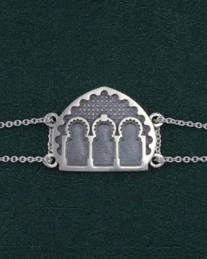 Bracelet porte et façade d’architecture maghrébine fabriqué artisanalement en France vue de face | Res Mirum