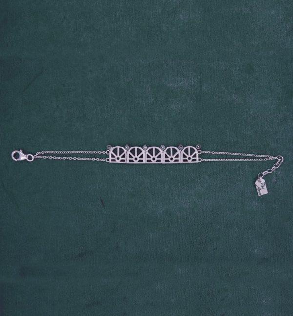 Bracelet à motifs architecturaux d'orangerie ancienne sur chaîne en argent massif fabriqué artisanalement | Res Mirum