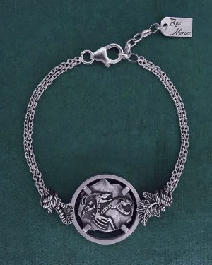 Bracelet avec motif façon fossile de squelette de chimère, animal mythologique de l'antiquité grecque en argent 925 de fabrication artisanale | Res Mirum