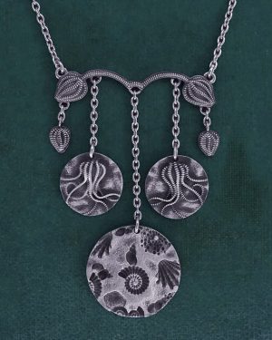 Collier inspiré des collections paléontologiques de crinoïdes & de fossiles en argent 925 de fabrication artisanale | Res Mirum