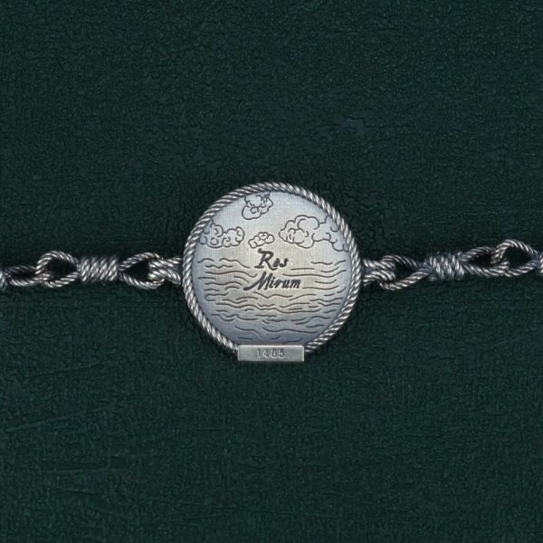 Bracelet Mazu imaginé autour d'une jonque asiatique et de nœuds marins Vue de dos | Res Mirum