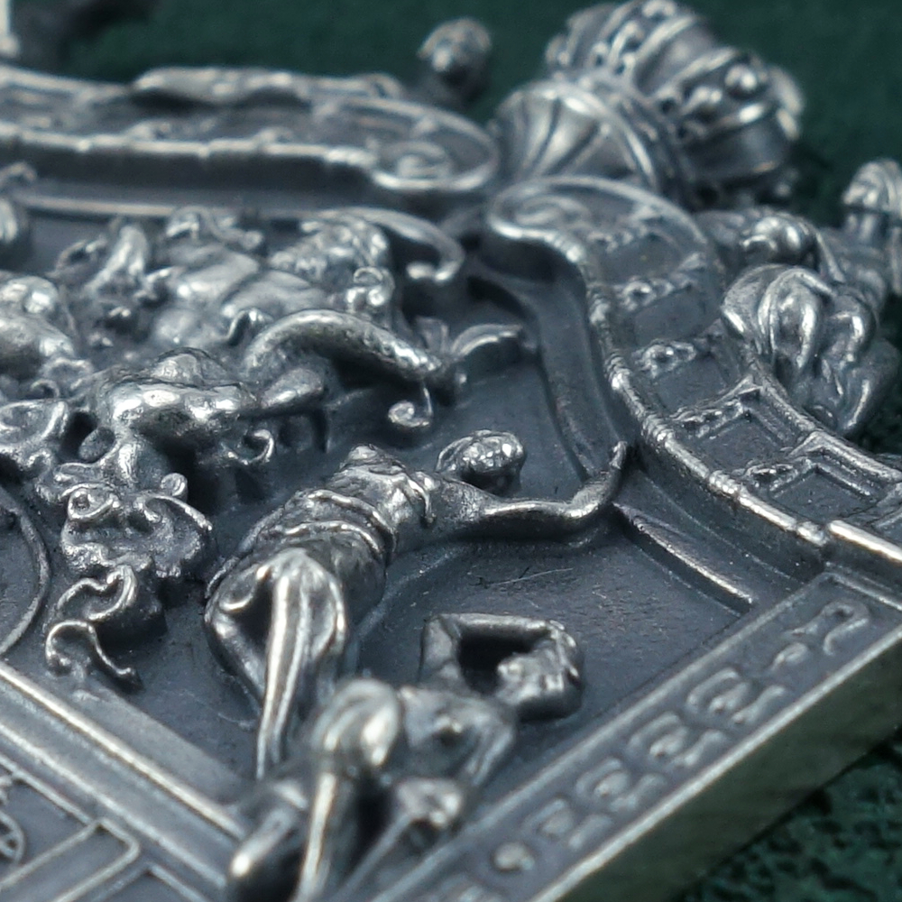 Collier Soleil Royal inspiré du château arrière d'un bateau sous Louis XIV Détail | Res Mirum