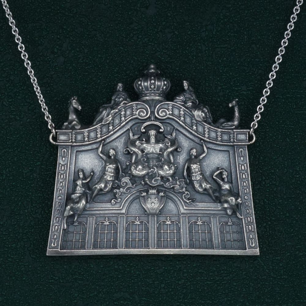 Collier Soleil Royal inspiré du château arrière d'un bateau sous Louis XIV Vue de face | Res Mirum
